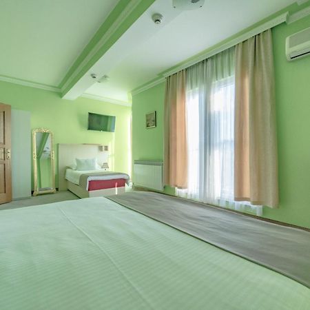 Hotel & Restaurant Great Wall - Airport サラエヴォ エクステリア 写真