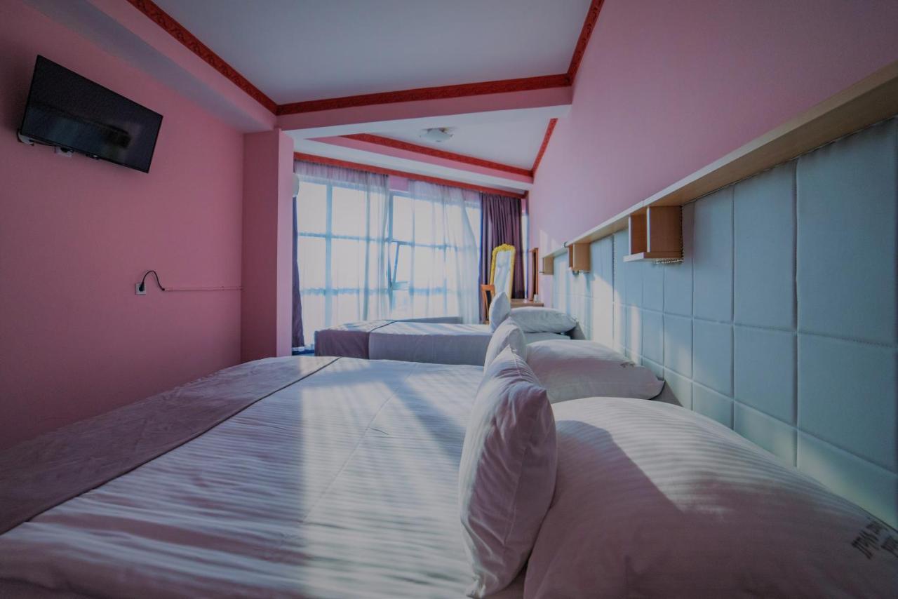 Hotel & Restaurant Great Wall - Airport サラエヴォ エクステリア 写真